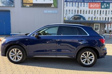 Внедорожник / Кроссовер Audi Q3 2020 в Киеве