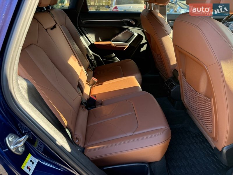 Позашляховик / Кросовер Audi Q3 2020 в Києві