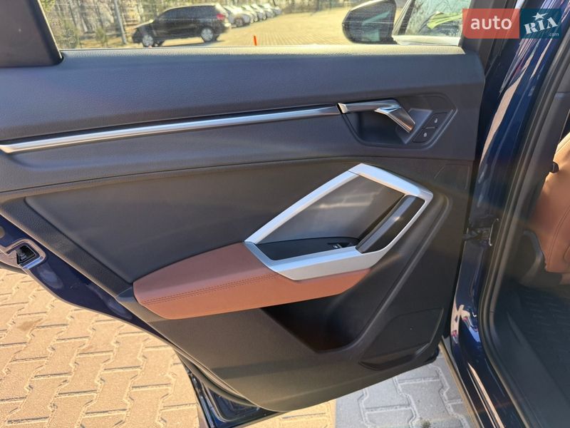 Позашляховик / Кросовер Audi Q3 2020 в Києві