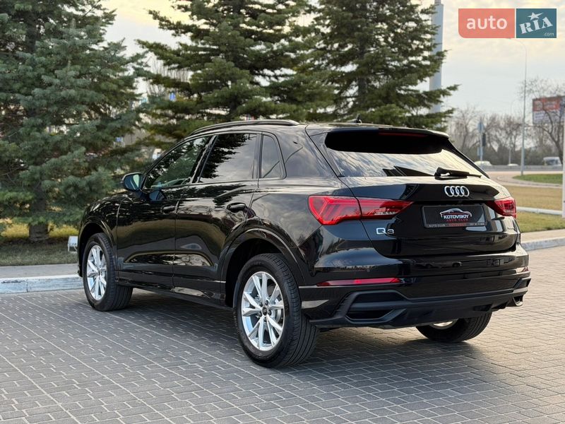 Позашляховик / Кросовер Audi Q3 2023 в Одесі