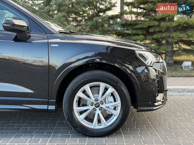 Позашляховик / Кросовер Audi Q3 2023 в Одесі