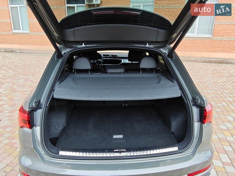 Позашляховик / Кросовер Audi Q3 2025 в Одесі фото 11 Позашляховик / Кросовер Audi Q3 2025 в Одесі