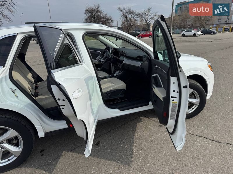 Внедорожник / Кроссовер Audi Q3 2019 в Киеве фото 13 Внедорожник / Кроссовер Audi Q3 2019 в Киеве