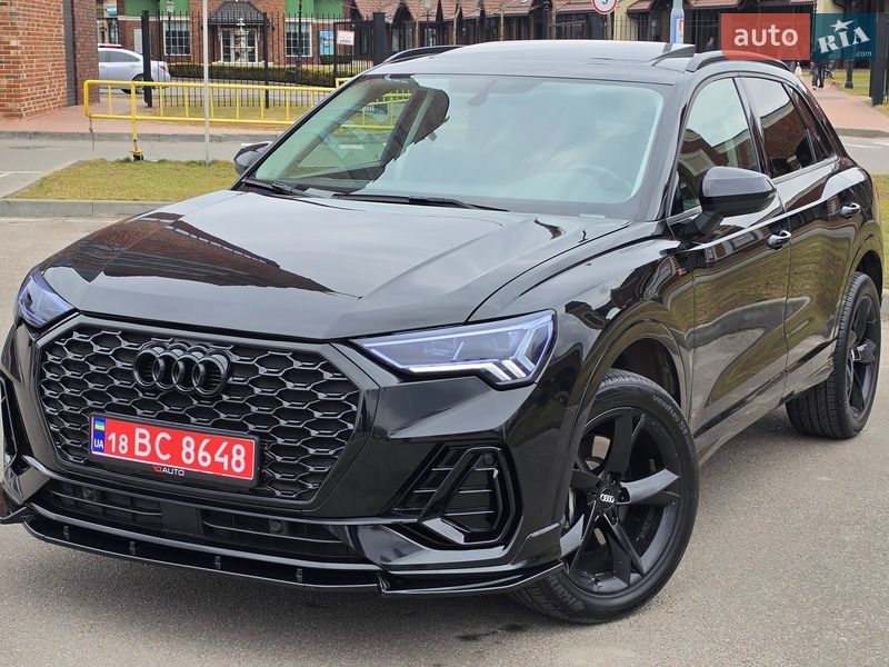 Позашляховик / Кросовер Audi Q3 2021 в Києві