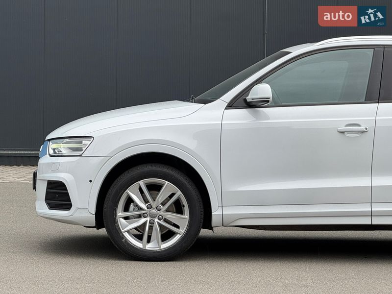 Внедорожник / Кроссовер Audi Q3 2017 в Киеве