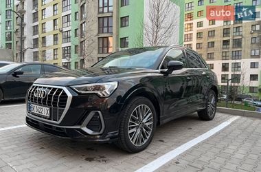 Внедорожник / Кроссовер Audi Q3 2019 в Ровно