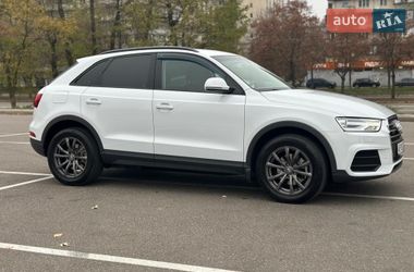 Внедорожник / Кроссовер Audi Q3 2016 в Киеве