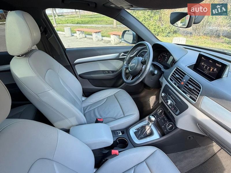 Позашляховик / Кросовер Audi Q3 2015 в Києві