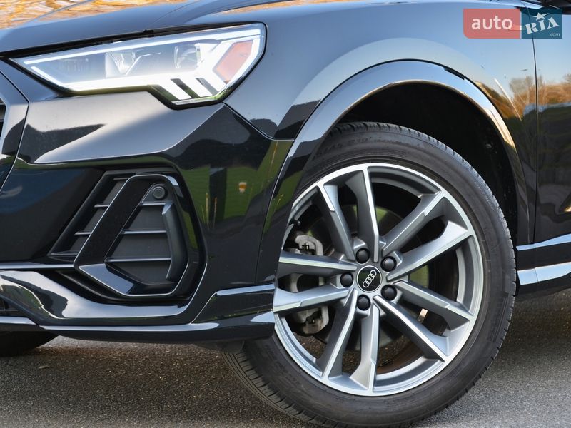 Позашляховик / Кросовер Audi Q3 2023 в Києві