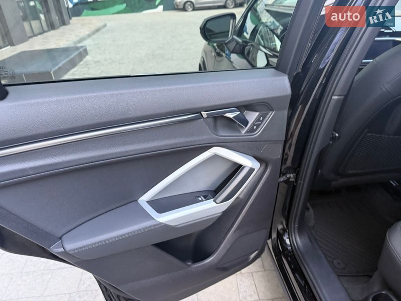 Позашляховик / Кросовер Audi Q3 2020 в Львові