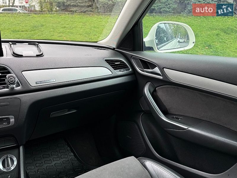 Внедорожник / Кроссовер Audi Q3 2012 в Днепре