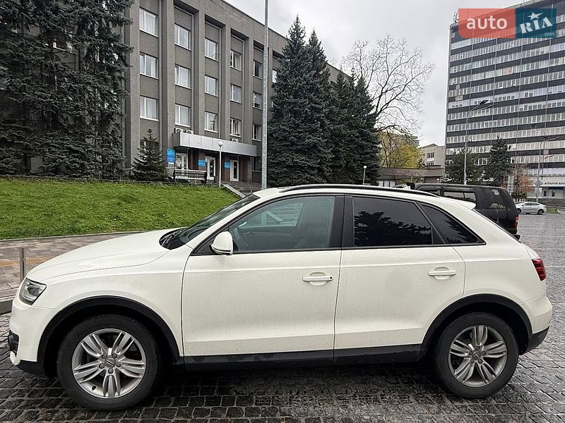 Внедорожник / Кроссовер Audi Q3 2012 в Днепре