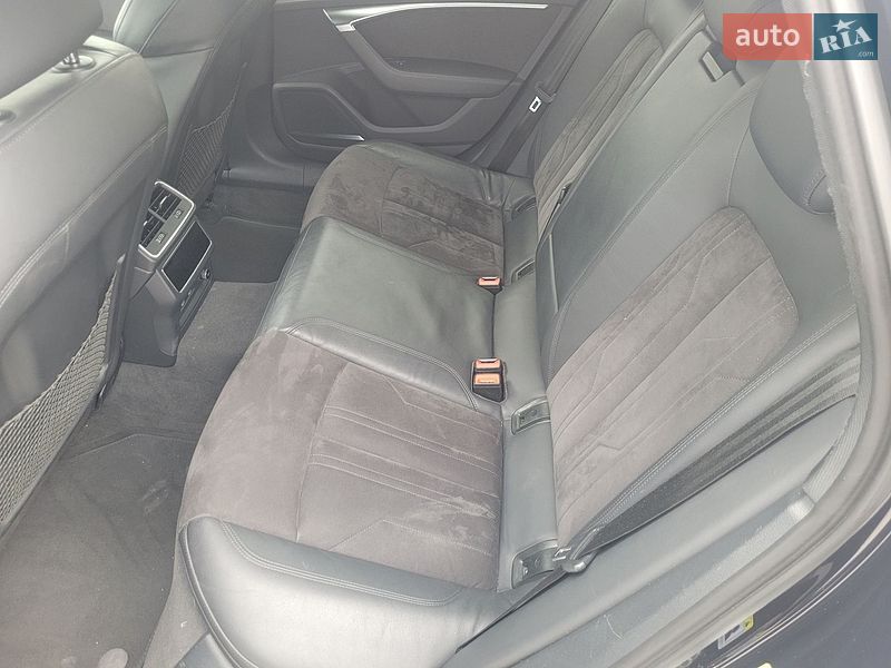 Внедорожник / Кроссовер Audi Q3 2018 в Киеве