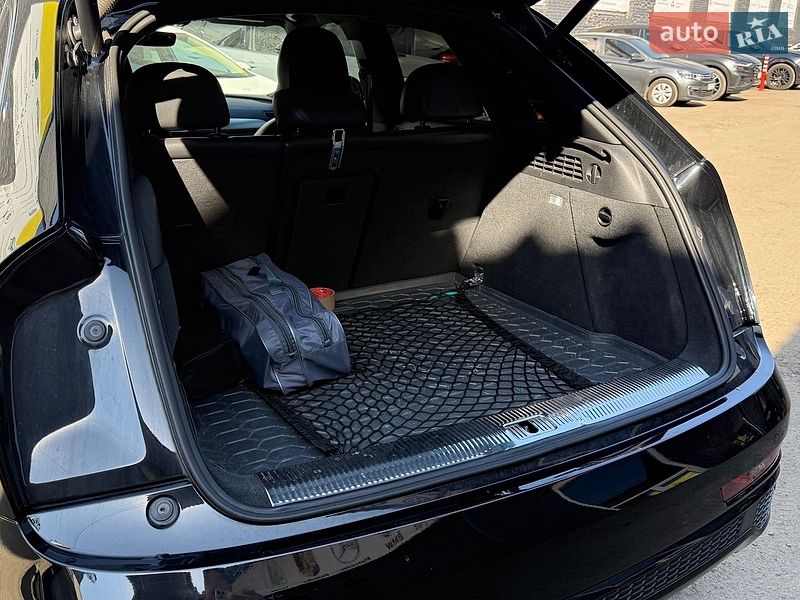 Внедорожник / Кроссовер Audi Q3 2015 в Киеве