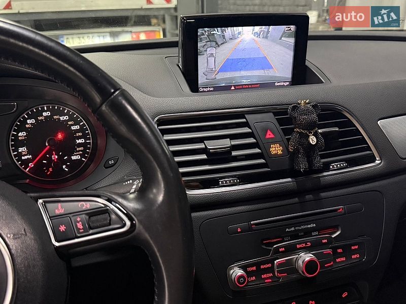 Внедорожник / Кроссовер Audi Q3 2015 в Киеве