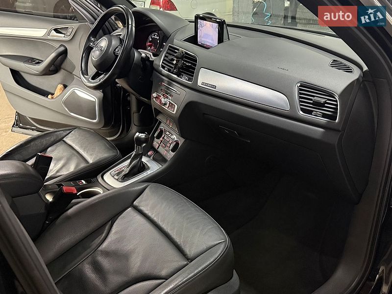 Внедорожник / Кроссовер Audi Q3 2015 в Киеве