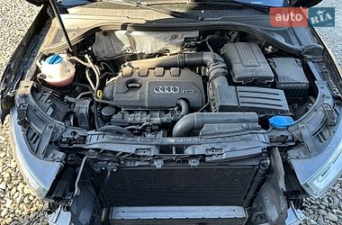 Внедорожник / Кроссовер Audi Q3 2014 в Львове