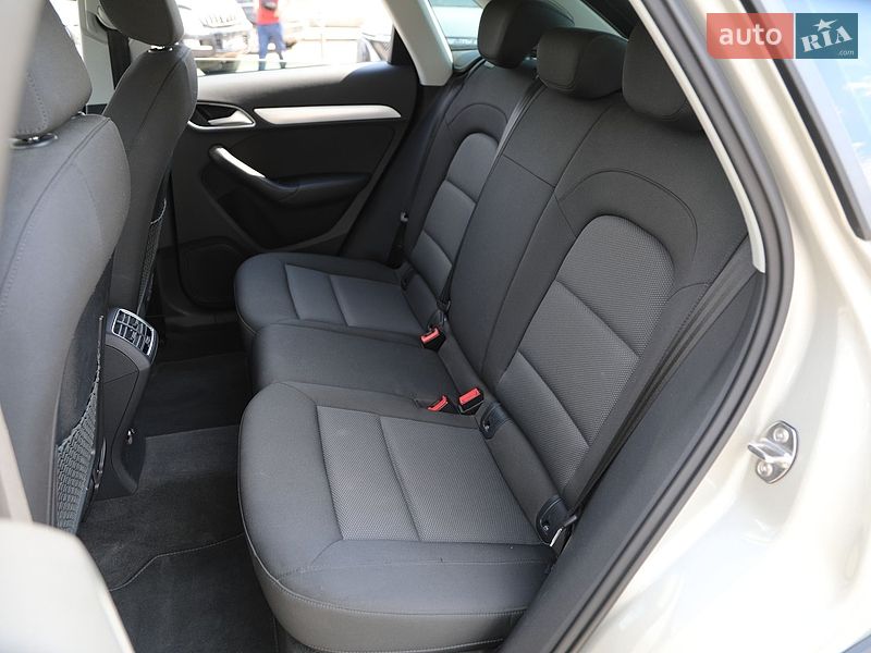 Внедорожник / Кроссовер Audi Q3 2016 в Харькове