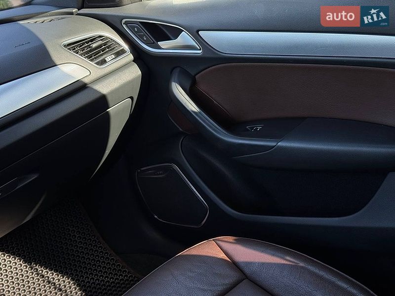 Внедорожник / Кроссовер Audi Q3 2016 в Ровно