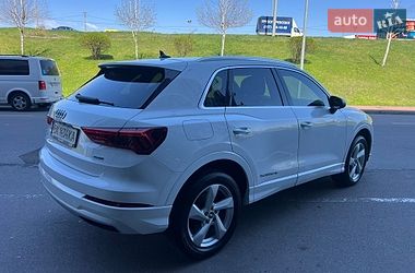 Внедорожник / Кроссовер Audi Q3 2020 в Киеве