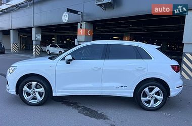 Внедорожник / Кроссовер Audi Q3 2020 в Киеве
