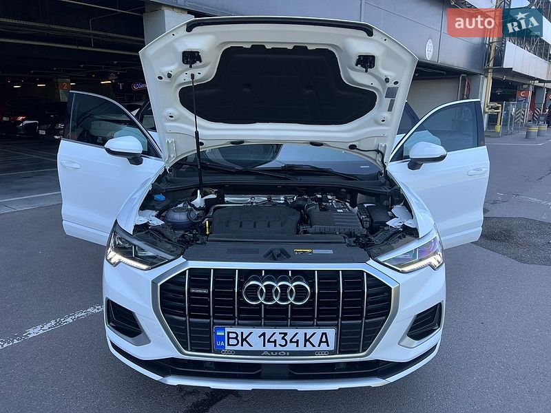 Внедорожник / Кроссовер Audi Q3 2020 в Киеве