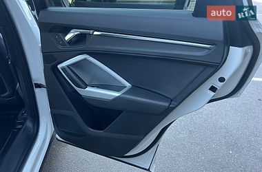 Внедорожник / Кроссовер Audi Q3 2020 в Киеве
