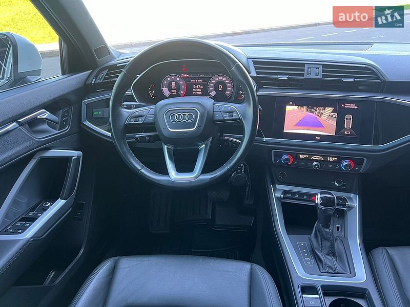Внедорожник / Кроссовер Audi Q3 2020 в Киеве