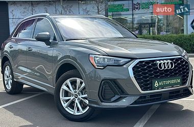 Внедорожник / Кроссовер Audi Q3 2020 в Киеве