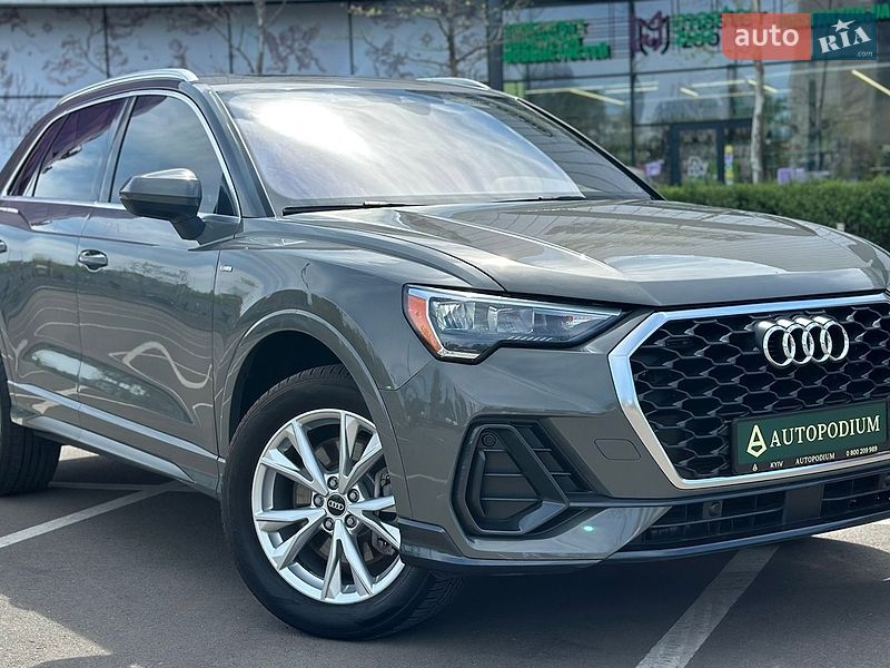 Внедорожник / Кроссовер Audi Q3 2020 в Киеве