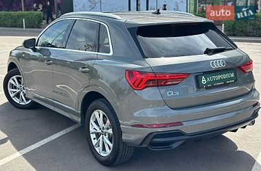 Внедорожник / Кроссовер Audi Q3 2020 в Киеве