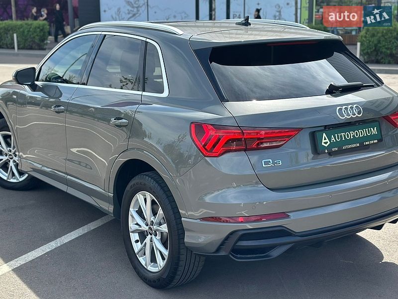 Внедорожник / Кроссовер Audi Q3 2020 в Киеве