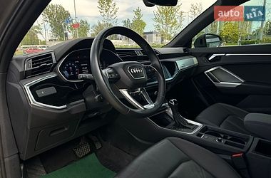 Внедорожник / Кроссовер Audi Q3 2020 в Киеве
