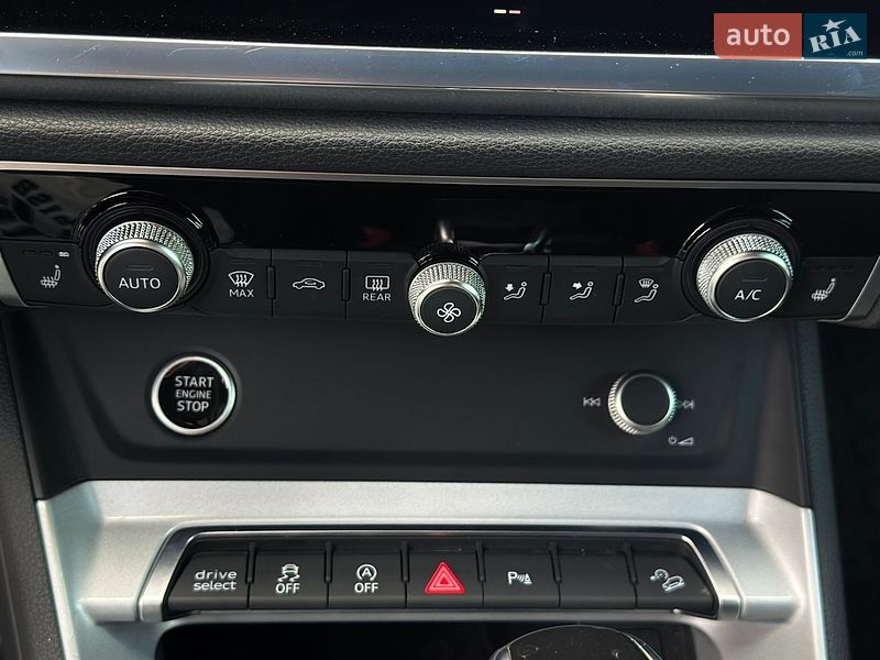 Внедорожник / Кроссовер Audi Q3 2020 в Киеве