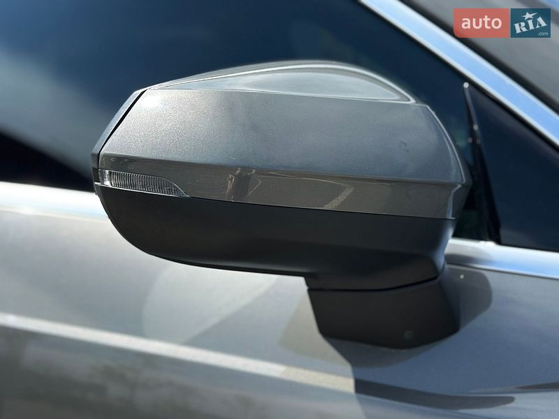 Внедорожник / Кроссовер Audi Q3 2020 в Киеве