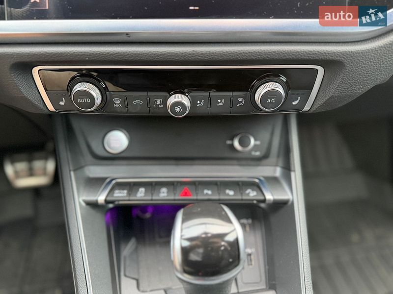 Внедорожник / Кроссовер Audi Q3 2019 в Одессе