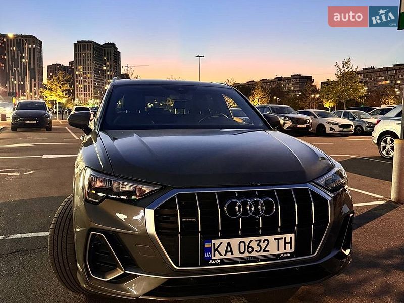 Внедорожник / Кроссовер Audi Q3 2020 в Киеве