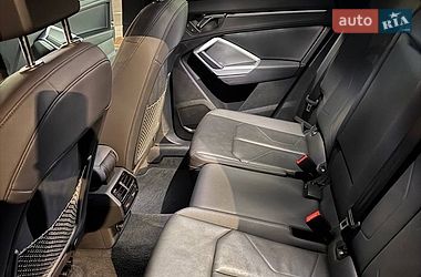 Внедорожник / Кроссовер Audi Q3 2020 в Киеве