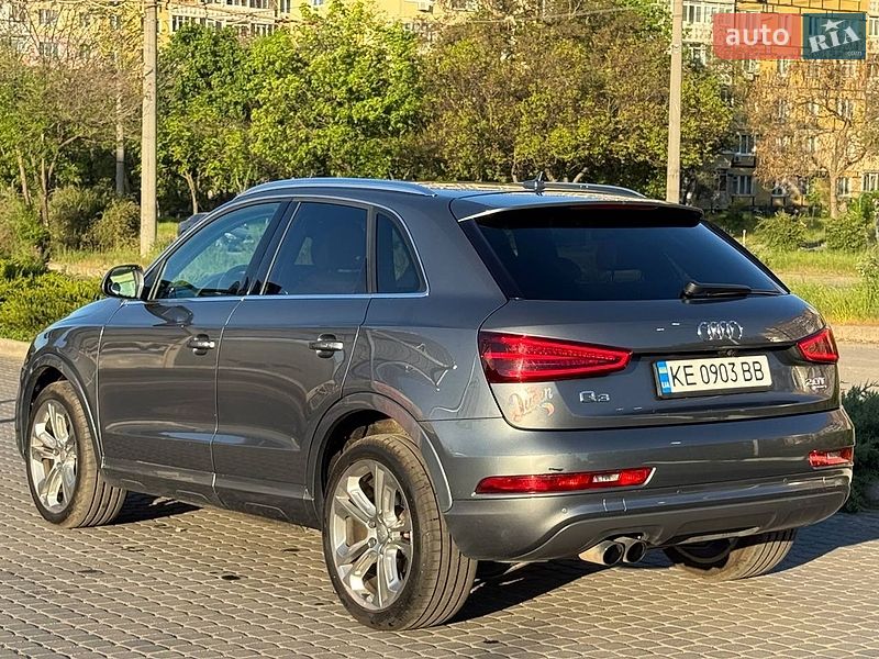Внедорожник / Кроссовер Audi Q3 2015 в Днепре