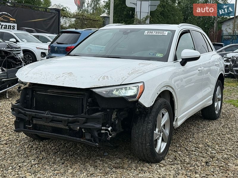 Внедорожник / Кроссовер Audi Q3 2020 в Стрые