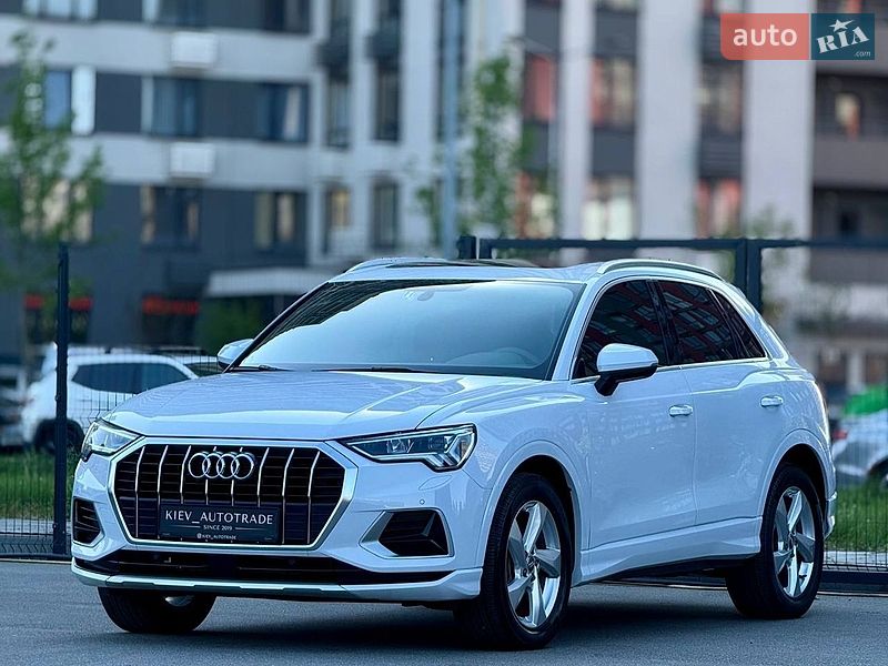 Позашляховик / Кросовер Audi Q3 2020 в Києві