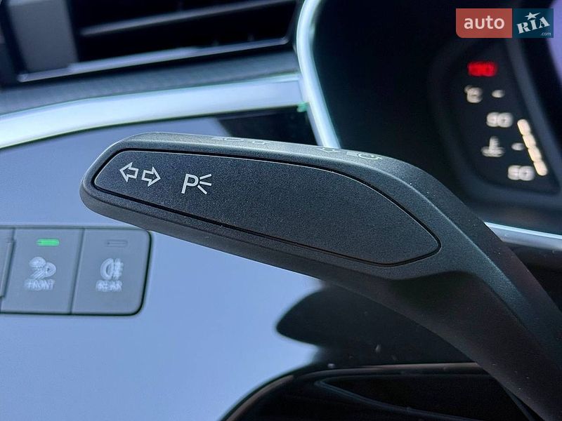 Позашляховик / Кросовер Audi Q3 2020 в Києві