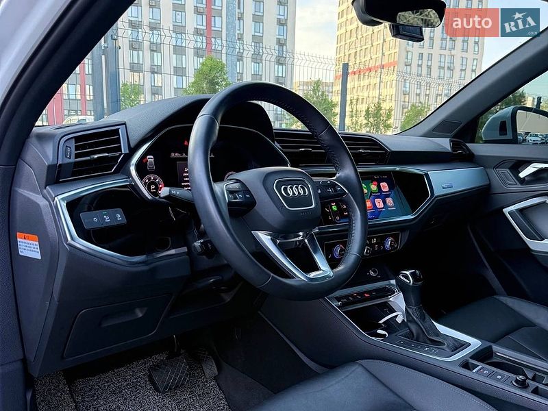 Позашляховик / Кросовер Audi Q3 2020 в Києві