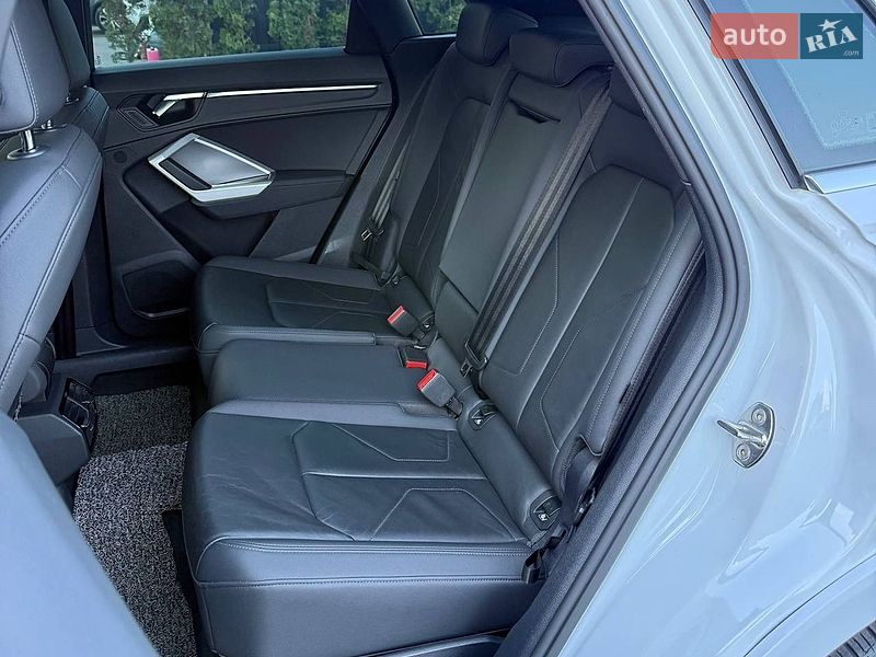 Позашляховик / Кросовер Audi Q3 2020 в Києві