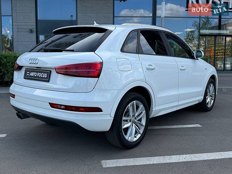 Внедорожник / Кроссовер Audi Q3 2017 в Киеве