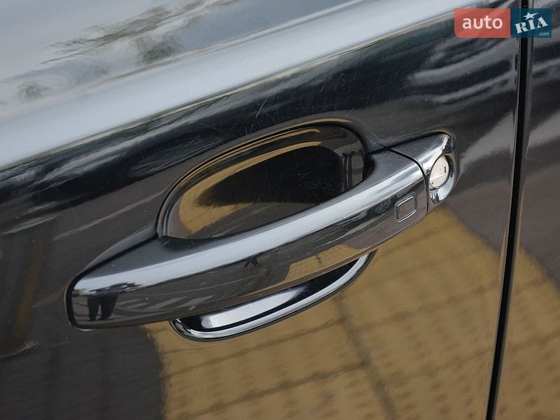 Позашляховик / Кросовер Audi Q3 2016 в Києві