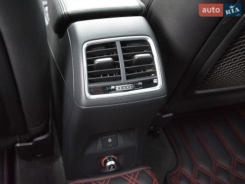 Позашляховик / Кросовер Audi Q3 2016 в Києві