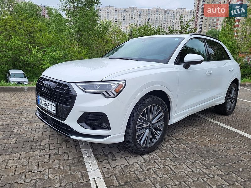 Внедорожник / Кроссовер Audi Q3 2022 в Киеве