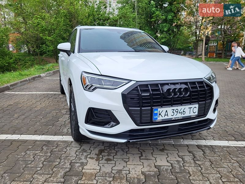 Внедорожник / Кроссовер Audi Q3 2022 в Киеве