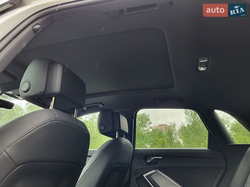 Внедорожник / Кроссовер Audi Q3 2022 в Киеве